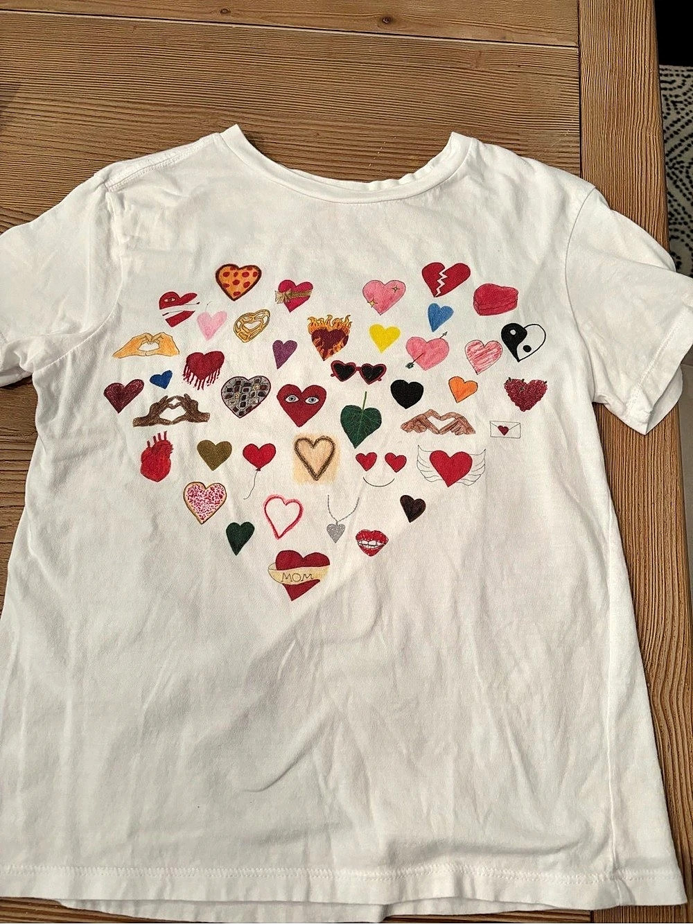UNFORTUNATE PORTRAIT Hearts T-Shirt Heart Graphic Tee White Medium